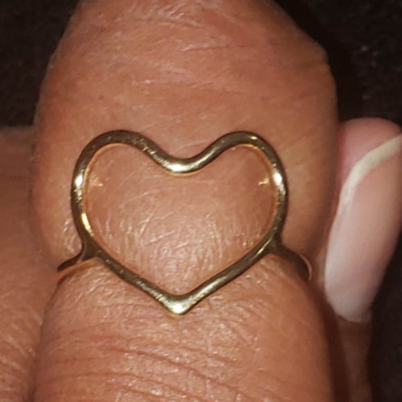 14k Gold Heart Ring - Picture 1 of 10